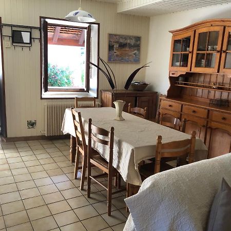 Appartement dans la vieille ville, en face du château Annecy Exterior foto