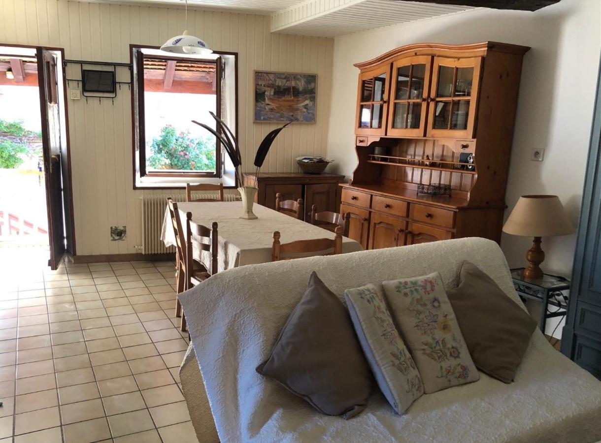 Appartement dans la vieille ville, en face du château Annecy Exterior foto